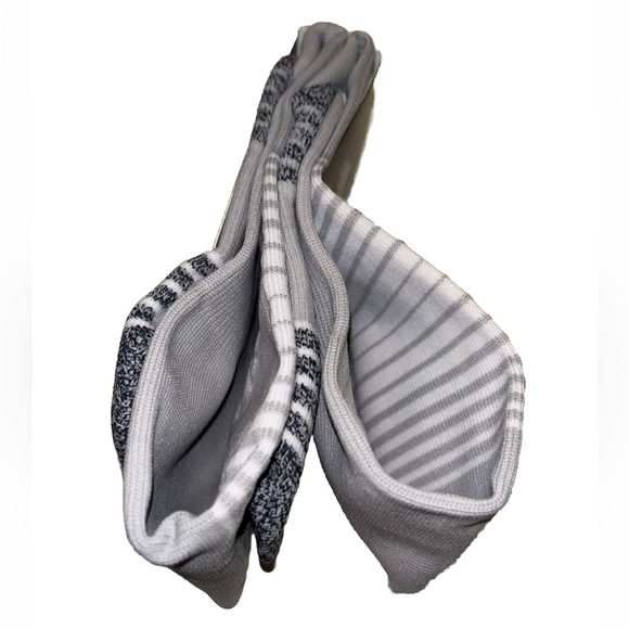 Adidas Team Speed OTC Soccer Socks 1 Pair Youth 13C-4Y Gray & White w Logo NEW! - Picture 7 of 11